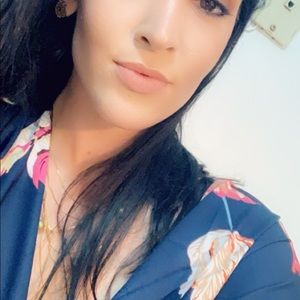 Meet your Posher, Kayla